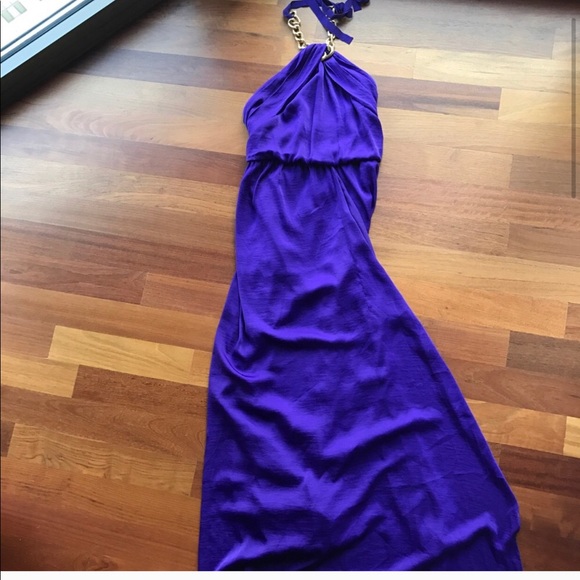 Clothes - Picture 2 of 10